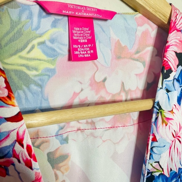 Victoria Secret x Mary Katrantzou Floral Stripe Satin Kimono Robe - Picture 3 of 8